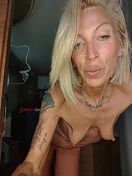 Weloveblue's Live XXX Chat