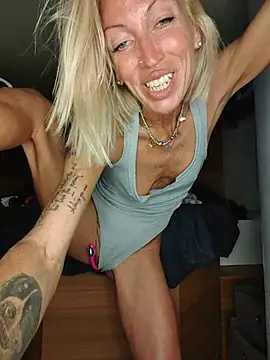 Weloveblue's Webcam Show