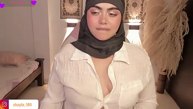 shayla_18 Adlı Modelin Web Kamerası Şovu