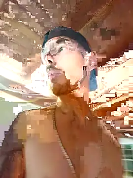 Simonshakeloveass: διαδικτυακό σόου στην κάμερα