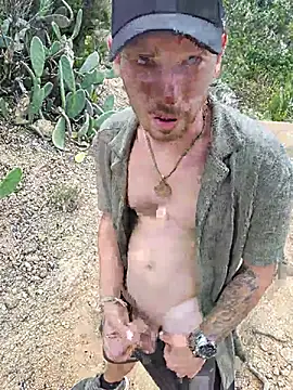 Simonshakeloveass Webcam Show