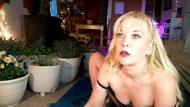 Pokazy przed kamerką – Sasha_Jane