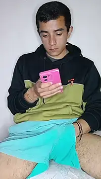 Pokazy przed kamerką – Thick_Cock