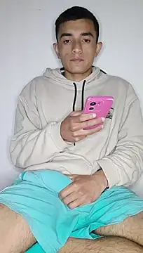 Pokazy przed kamerką – Thick_Cock