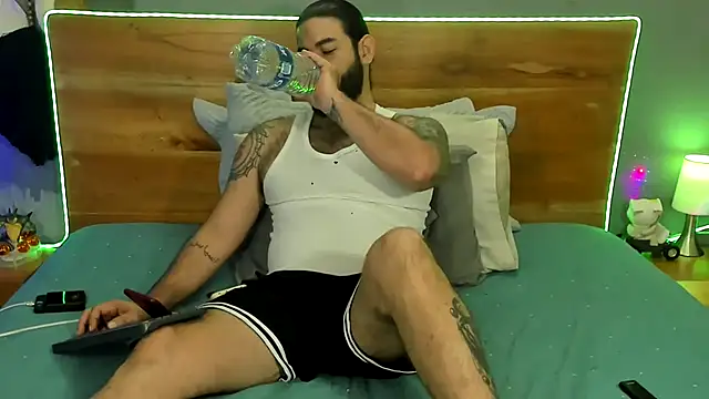 Webkamerová show Prometeo-grizzly