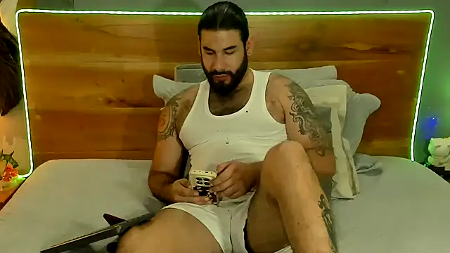 Prometeo-grizzly Adlı Modelin Web Kamerası Şovu
