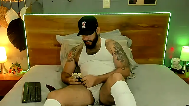 Show modela Prometeo-grizzly na web-kameri