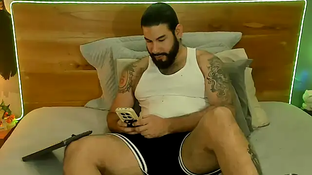 Prometeo-grizzly's Webcam Show