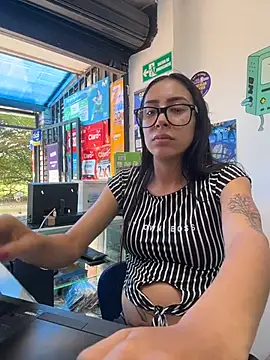 pregnant_sofii18 在線直播表演