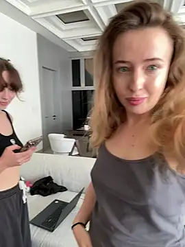 Nura_n_Sarah Webcam Show
