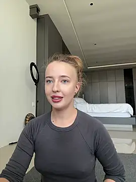 Nura_n_Sarah Show in webcam