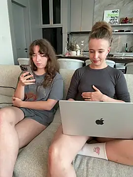 Nura_n_Sarah's Webcam Show