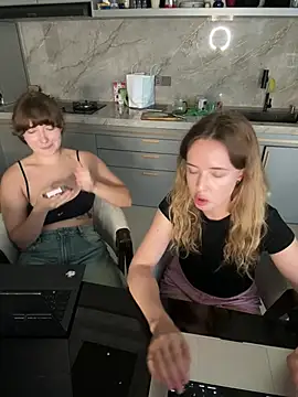Nura_n_Sarah's Webcam Show