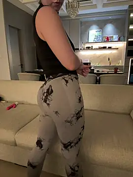 Show de Nura_n_Sarah na webcam