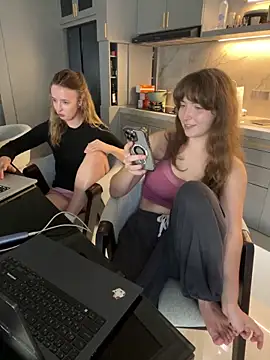 Nura_n_Sarah Webcam-Show