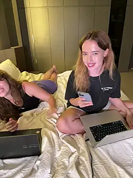 Nura_n_Sarah Adlı Modelin Web Kamerası Şovu