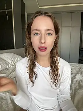 Nura_n_Sarahn Webbikameraesitys