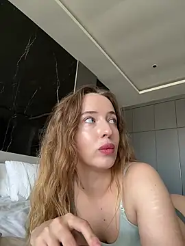 הופעת וובקאם של Nura_n_Sarah