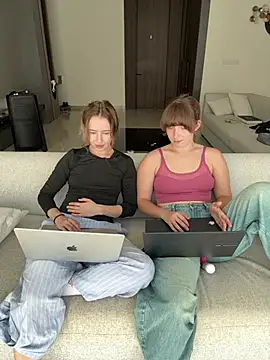 Nura_n_Sarah Webcam Show