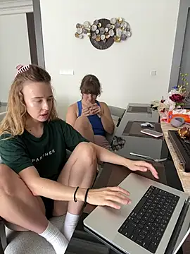 عرض كام Nura_n_Sarah