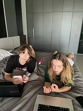 Nura_n_Sarah Adlı Modelin Web Kamerası Şovu
