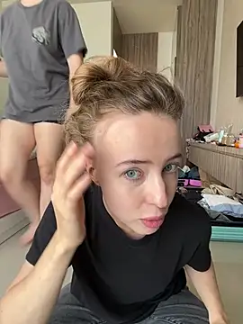 Nura_n_Sarah Webcam Show