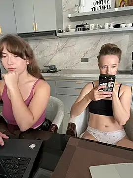 Nura_n_Sarah's Webcam Show