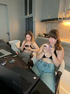 Nura_n_Sarah's Webcam Show