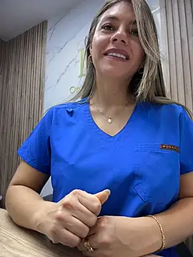 Show de alicee16 na webcam