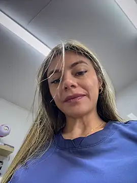 Show de alicee16 na webcam