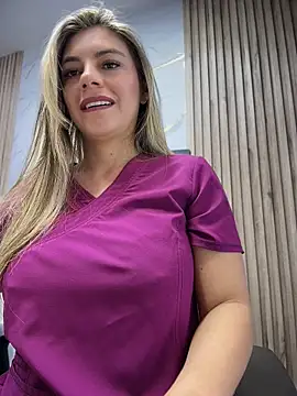 alicee16 Show in webcam