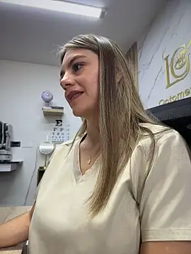 Show de alicee16 na webcam