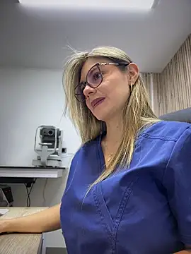 Show de alicee16 na webcam