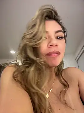 alicee16n Webbikameraesitys