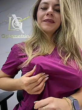 Show de alicee16 na webcam