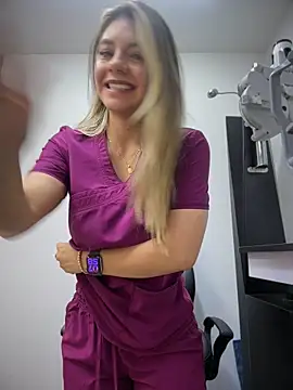 הופעת וובקאם של alicee16