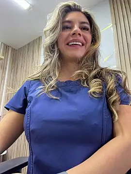 alicee16 Show in webcam