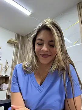 Show de alicee16 na webcam