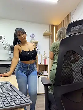 Show modela alicee16 na web-kameri