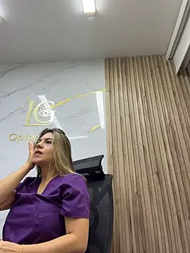 alicee16 webcam show