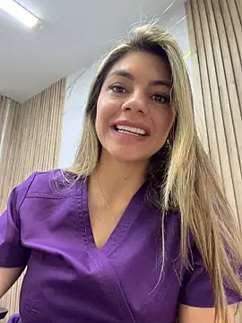 alicee16 Show in webcam