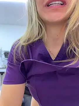 Show de alicee16 na webcam