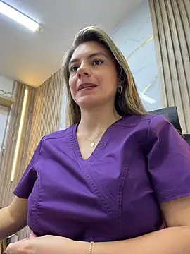 Show de alicee16 na webcam