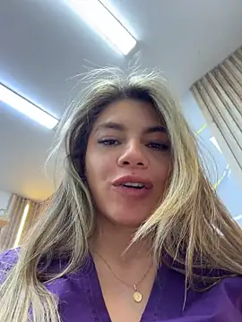 alicee16 webcam show