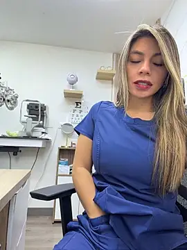 Show de alicee16 na webcam