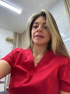 alicee16 Show in webcam