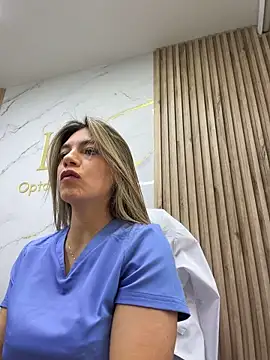 Pokazy przed kamerką – alicee16
