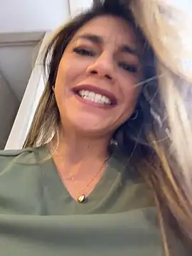 Show de alicee16 na webcam