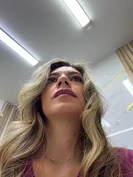 alicee16 Show in webcam