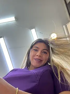 Show modela alicee16 na web-kameri